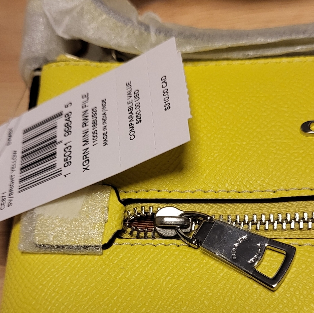 🌞Final PRICE Coach Mini Rowan File Bag - Picture 12 of 13
